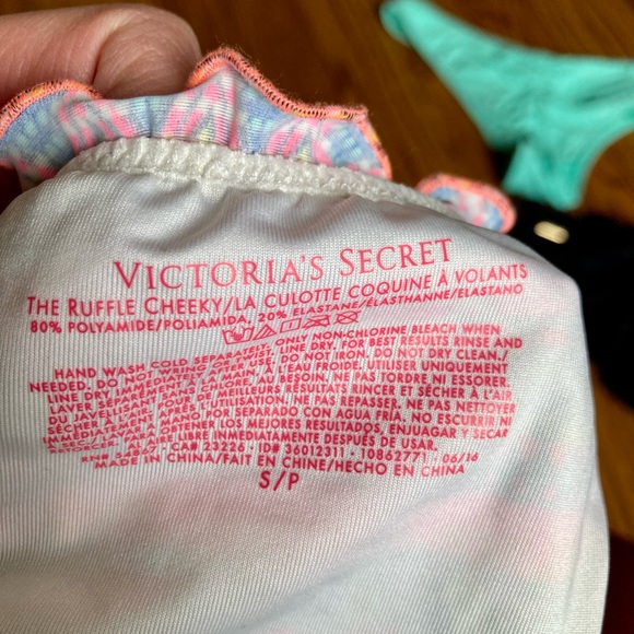 Victoria Secret cheeky bikini bottoms - Picture 6 of 6